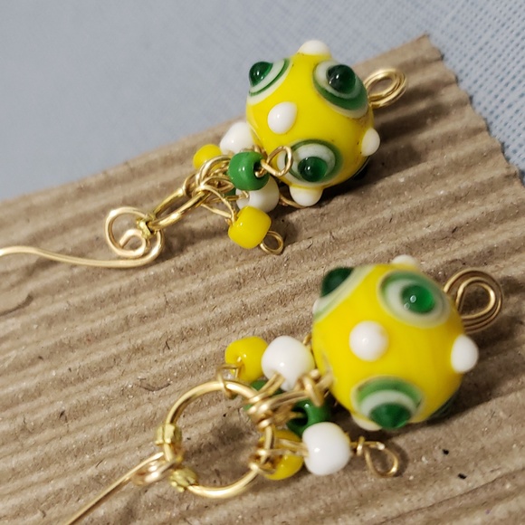 New Beautiful Handmade Round Bumpy Lampwork Glass Earrings Greenbay Packers - Picture 2 of 5